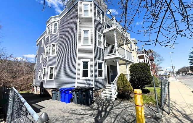 3907 Washington St.
