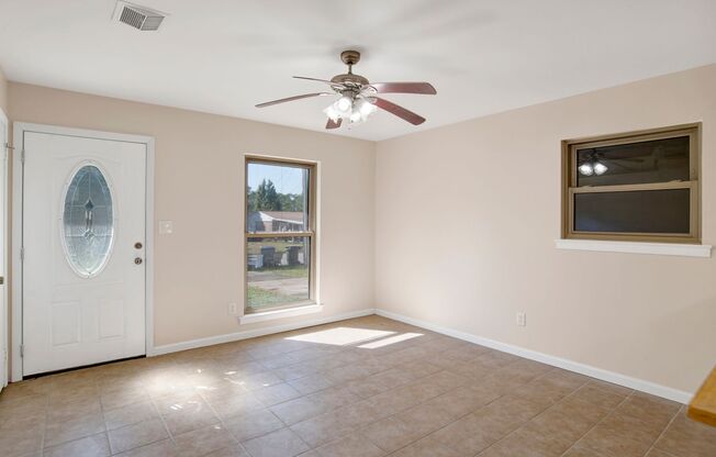 Renovated 3 bedroom home near UWF