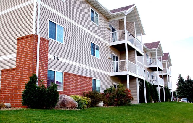 2 beds, 2 baths, 972 sqft, $1,420, Unit 2112-204