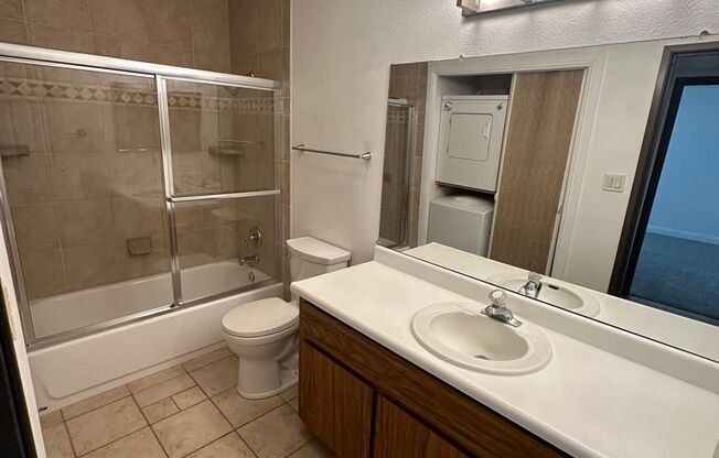 2 Bed, 1 Bath Apartment in Reno