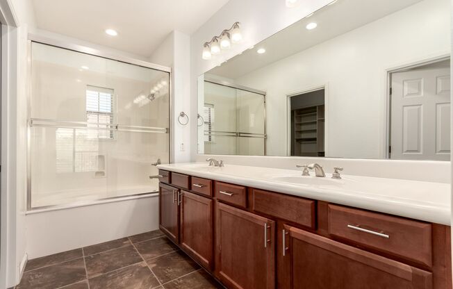 2 beds, 2 baths, $2,900, Unit # 1076