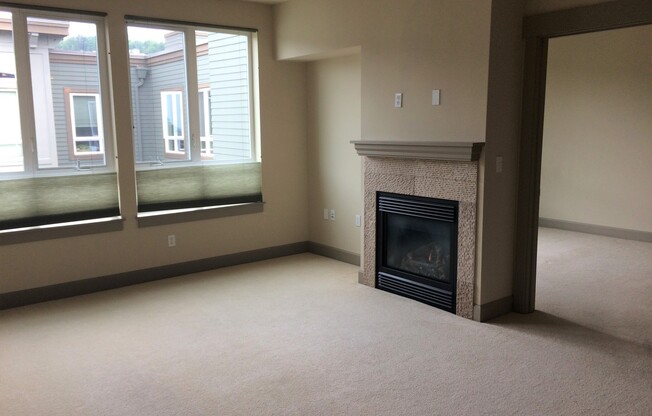 Bright Top-Floor Condo in the Heart of the Issaquah Highlands - Available Now!