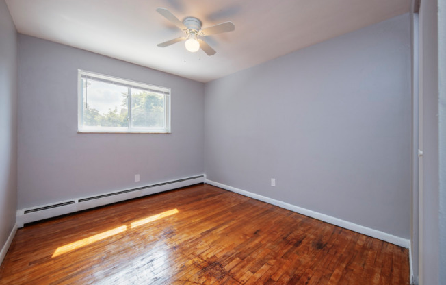 Renovated 1 Bedroom/1 Bath Available