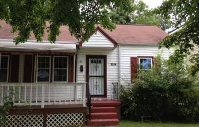 3 bed 2 bath on Northisde! Central HVAC, yard, hardwoods, porch and laundry!