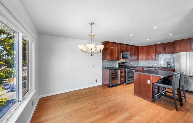Single Family Home in Sunny Bernal Heights - 4 br/3 ba - 2 Car Parking - Great Views & Location!  AMSI/Maureen Couture
