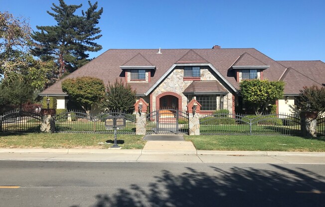 MORGAN HILL Available NOW Expansive 6 bedroom, 4.5 bathroom home