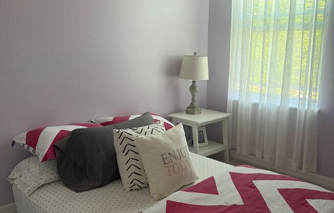 3 beds, 3 baths, $2,400