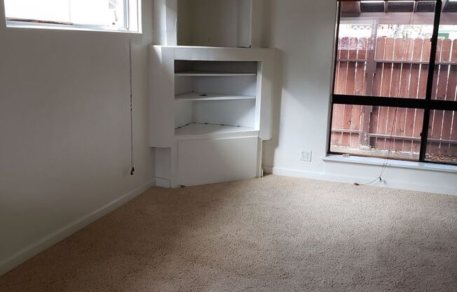 1 bed, 1 bath, $1,100