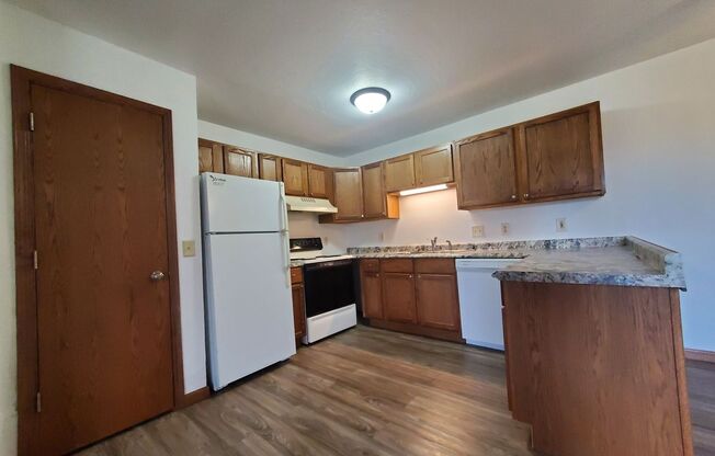 1 bed, 1 bath, 750 sqft, $800, Unit 253 #12