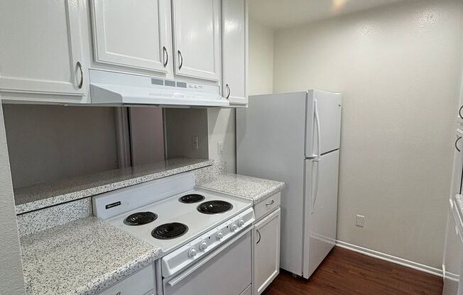1 bed, 1 bath, 780 sqft, $2,375, Unit 16