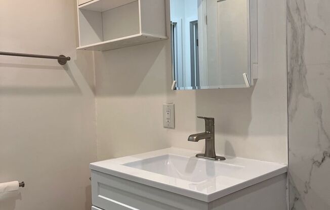 2 beds, 1 bath, $3,650