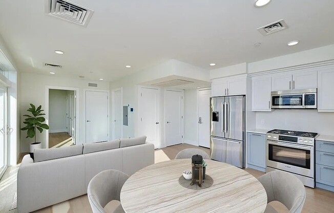 1 bed, 1 bath, 700 sqft, $3,500, Unit 508