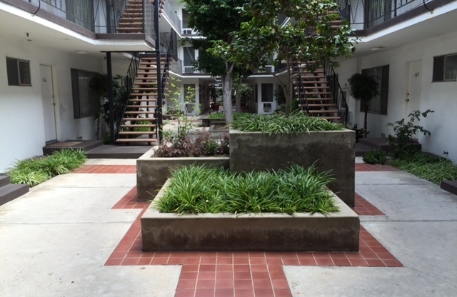 2 beds, 1 bath, 900 sqft, $2,195, Unit 301