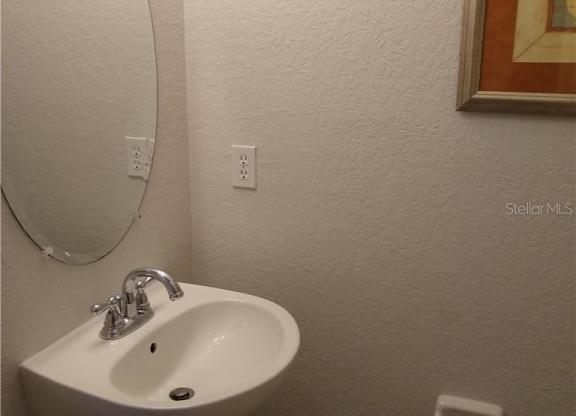 4 beds, 2 baths, 1,424 sqft, $2,000