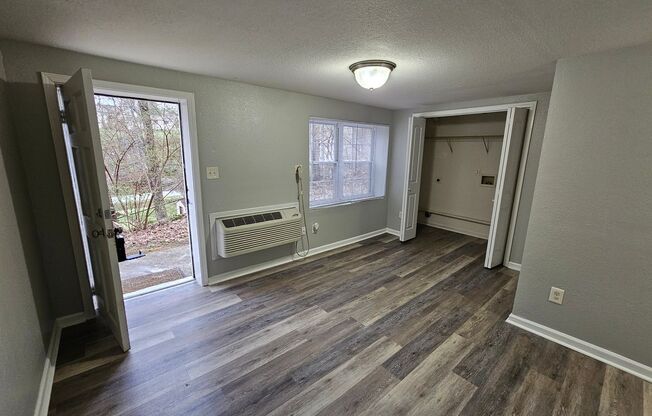 Live in Comfort at Evergreen Apartments in Knoxville!