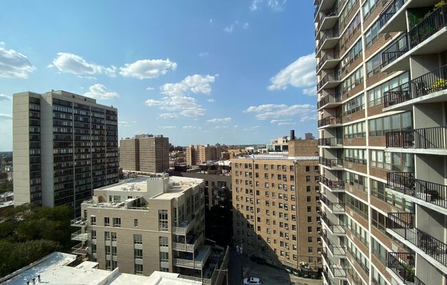 Studio, 1 bath, 320 sqft, $1,375, Unit 273-1210