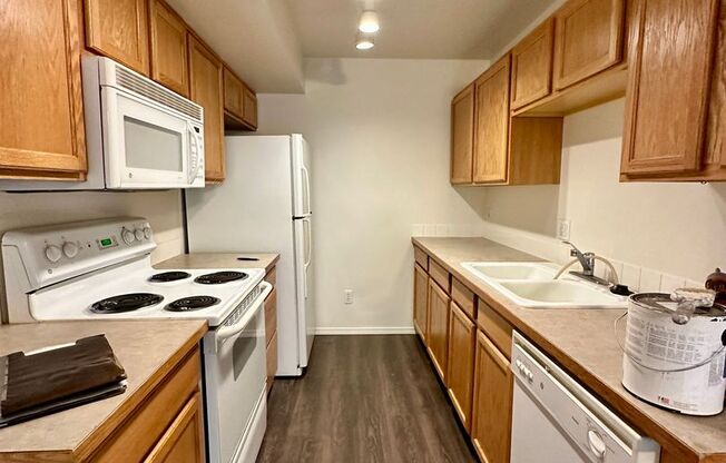 230,32,34,36 Leadora Ln.