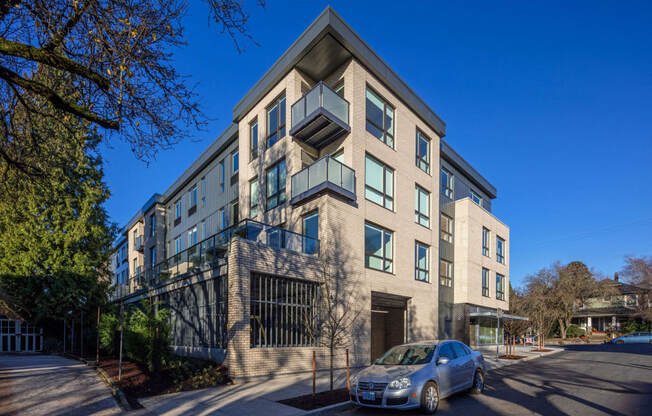 The Marilyn_Exterior