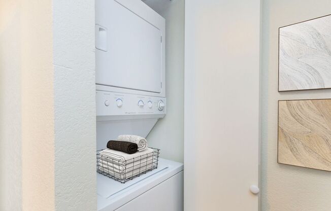 1 bed, 1 bath, 665 sqft, $1,275, Unit 244