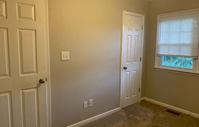 3 beds, 1 bath, $1,390