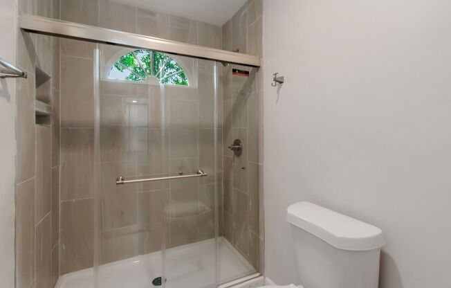 3 beds, 2 baths, $2,800