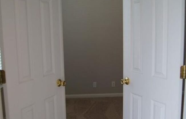 Executive Home in Cat Hollow