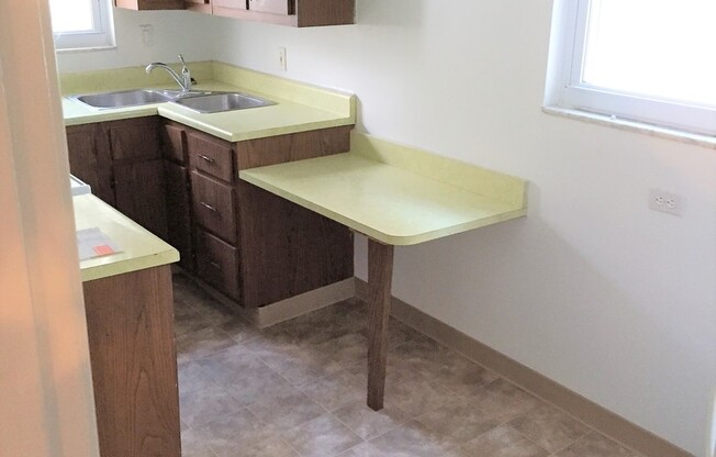 901 - 1851 Capital Avenue