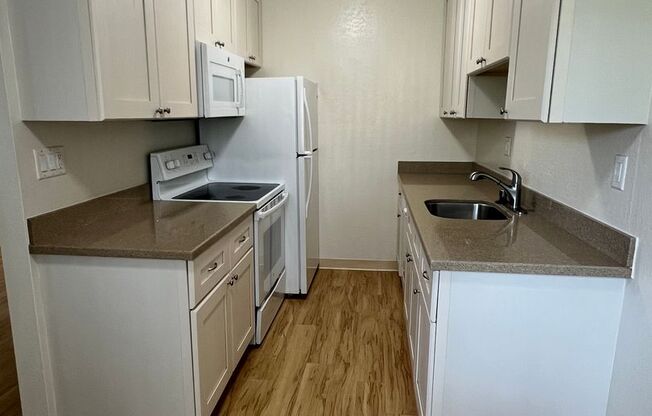 2 beds, 1 bath, 850 sqft, $2,895, Unit 777-167