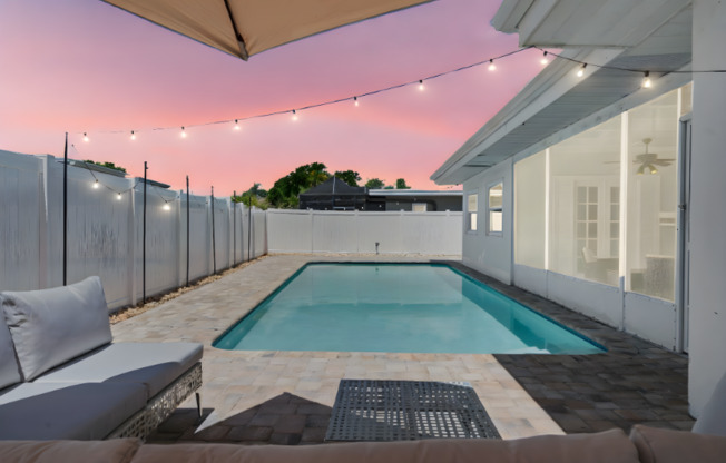 8402 LAVA PL