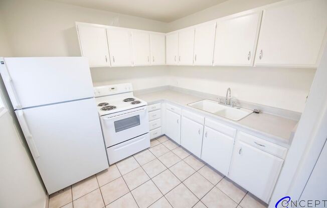 2 beds, 1 bath, 800 sqft, $1,325, Unit B