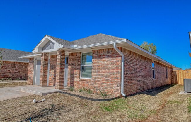 New Construction in Varenna Landing! Storm shelter and lawn care included!