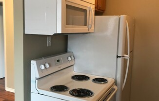 Quiet Pleasant Ridge Apartment