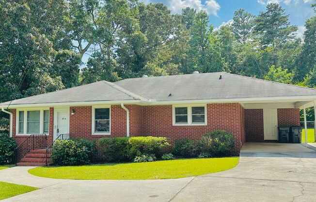 Cozy 3 Bed, 1.5 Bath Ranch Home Available Now in Dacula!