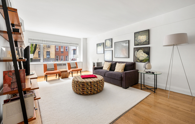211 E 51 ST