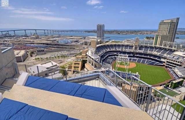 Downtown Condo with Padre Game Viewing Deck