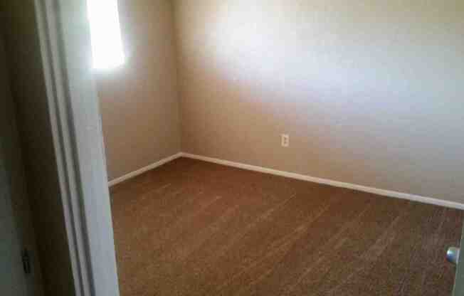 2 beds, 1 bath, $1,250