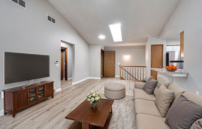 3 beds, 2 baths, 1,250 sqft, $2,199, Unit 3138
