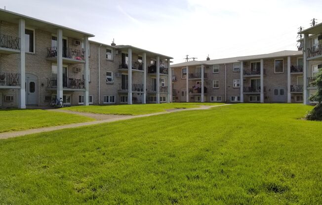 1 bed, 1 bath, 775 sqft, $1,700, Unit 95 Upper (Furnished)