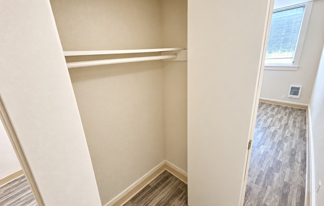 Studio, 1 bath, 233 sqft, $885, Unit 106