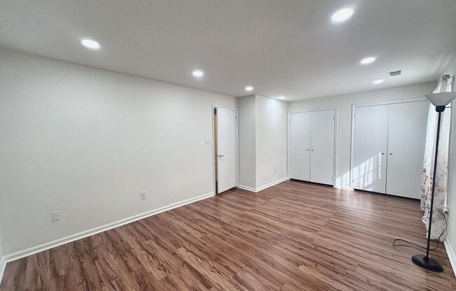 Welcome to this terrace-level one-bedroom, one-bath condo in Tuckerman Station