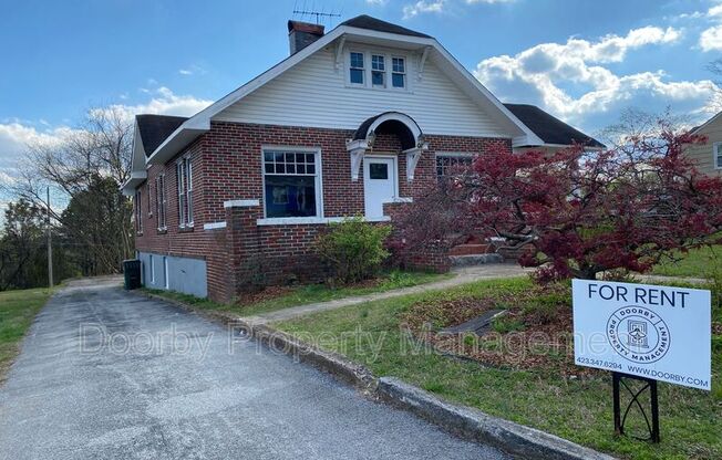 2802 FAIRVIEW DR