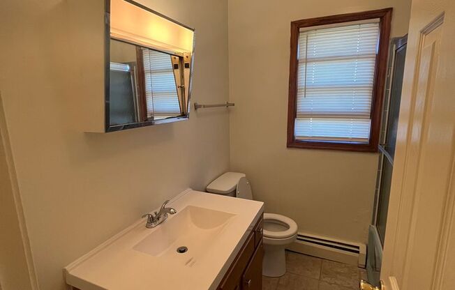 2 beds, 1 bath, 903 sqft, $1,240, Unit G-2