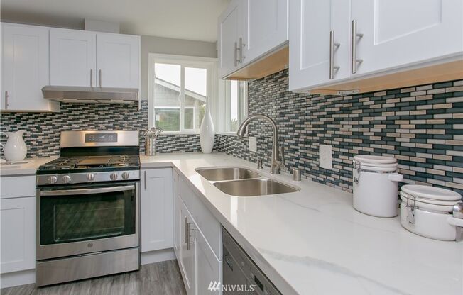 Charming West Seattle 3 Bed 2 Bath Charmer for Lease!