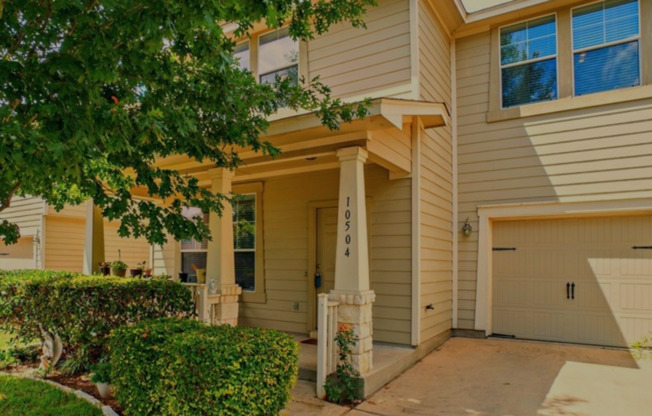Fantastic Townhome in South Austin's Sweetwater Glen Neighborhood