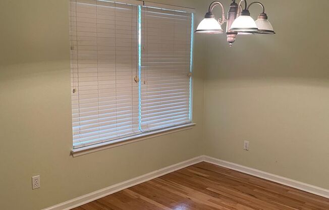 Huge 2/2.5 off Apalachee Parkway!