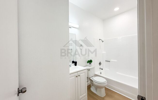 2 beds, 2 baths, 1,000 sqft, $2,495, Unit 213