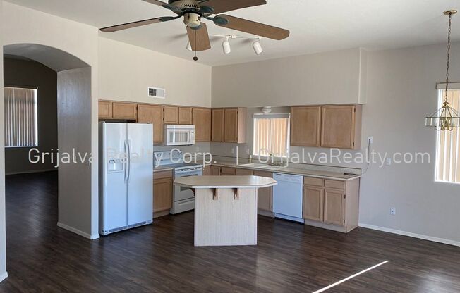 Northwest Living at it's Finest! 3 Bedroom House - Corner Lot (River/La Canada)