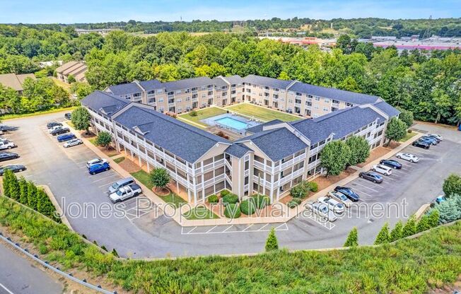 303 I COUNTRY CLUB DR NE