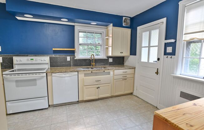 Beautiful Single Family in Bellevue Park