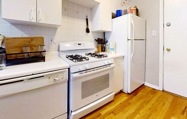 1 bed, 1 bath, 875 sqft, $2,350, Unit 1331 2B